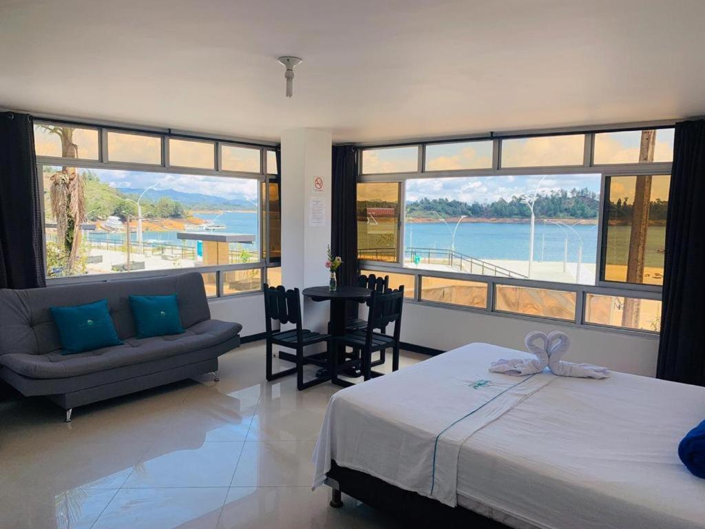 Hospedaje 3 Esquinas Guatapé Exteriör bild