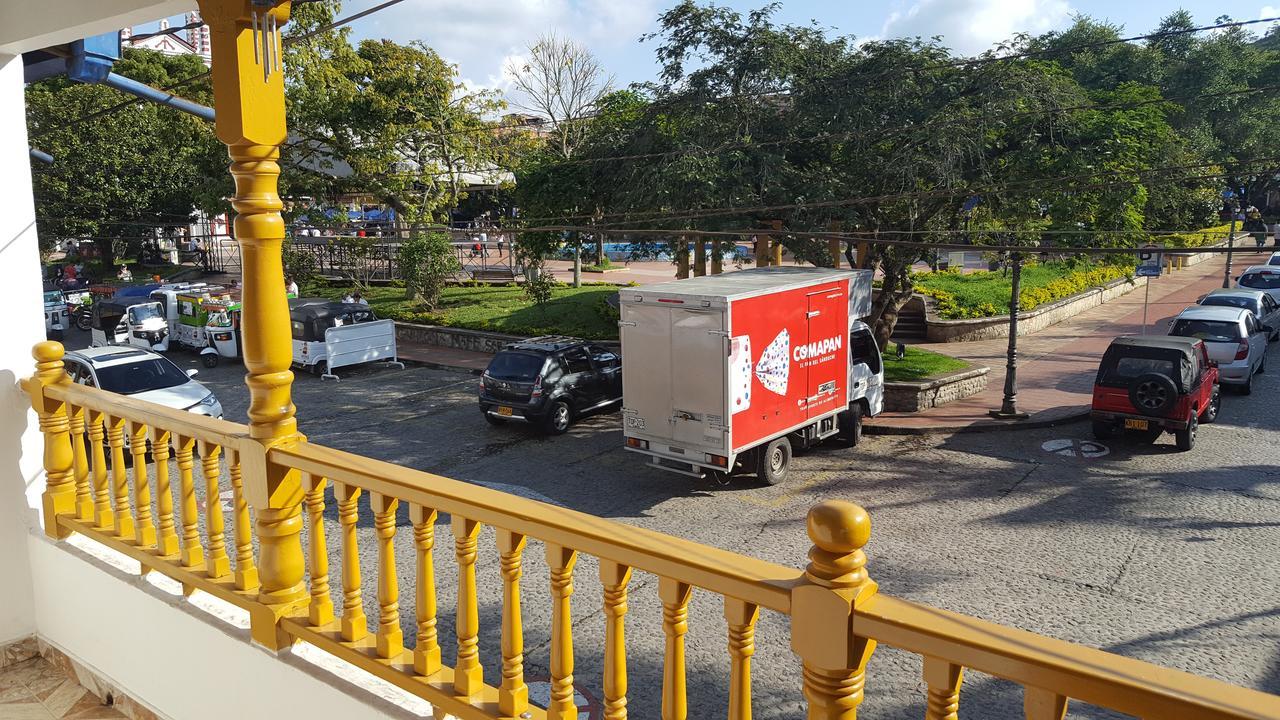Hospedaje 3 Esquinas Guatapé Exteriör bild